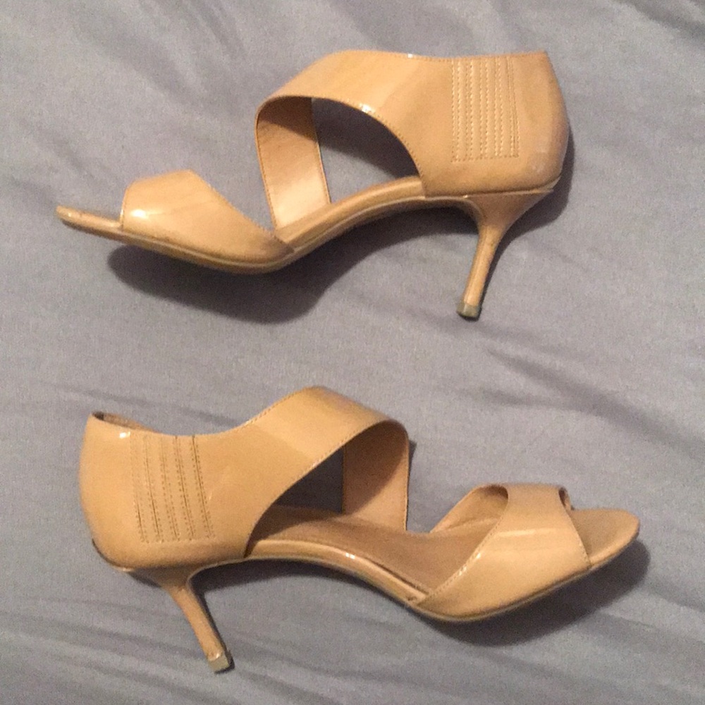 Calvin Klein used Nude shoes